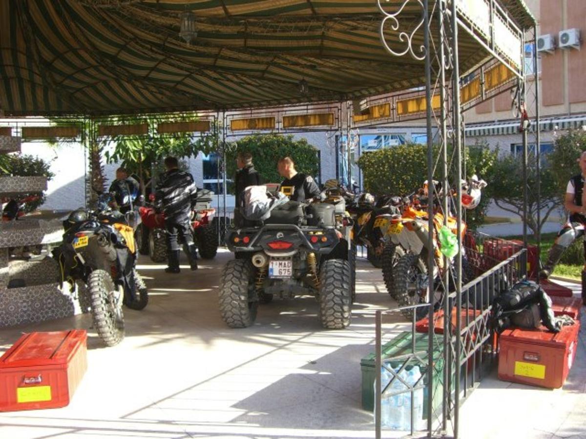 Motel Paris Dakar Selouane エクステリア 写真