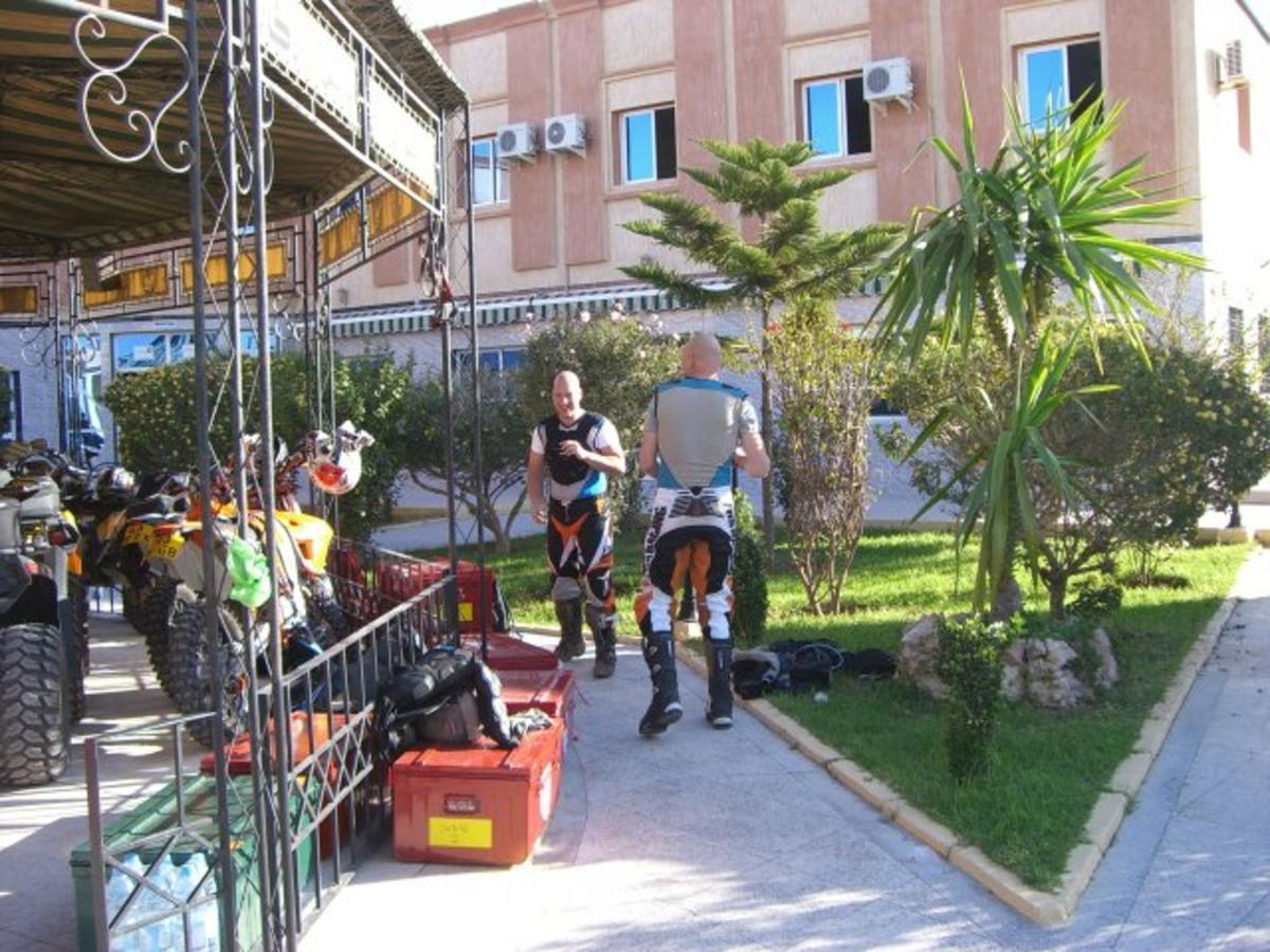 Motel Paris Dakar Selouane エクステリア 写真